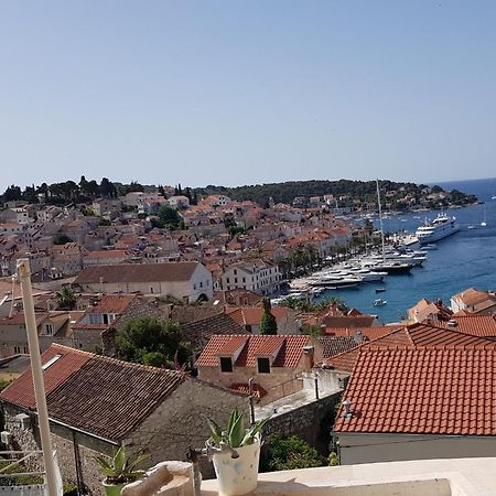 Apartments Bocin Rosso Hvar Town Luaran gambar
