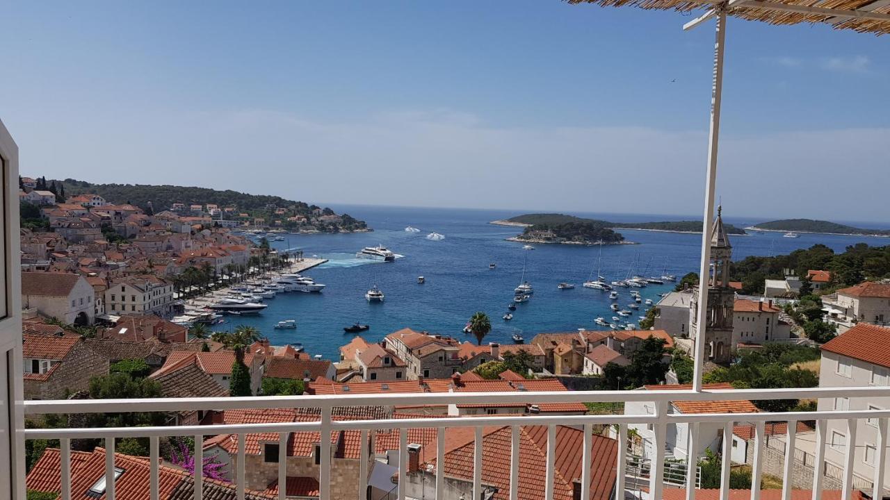 Apartments Bocin Rosso Hvar Town Luaran gambar