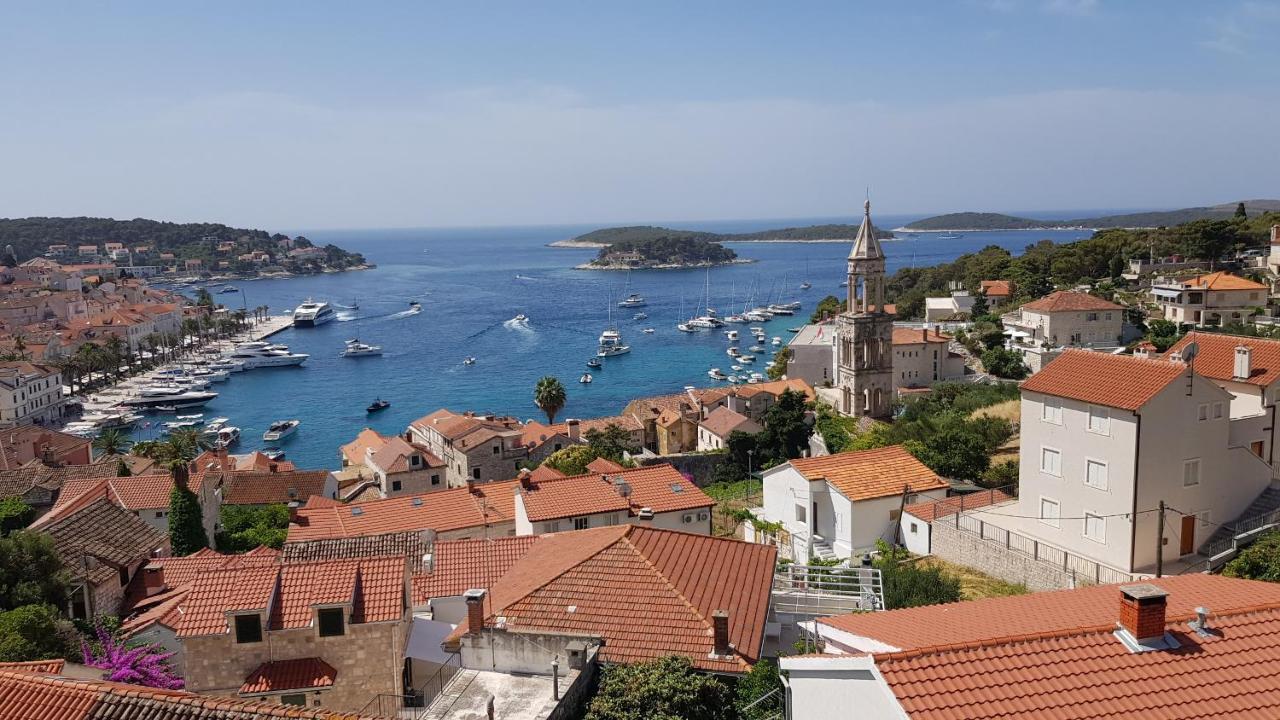Apartments Bocin Rosso Hvar Town Luaran gambar
