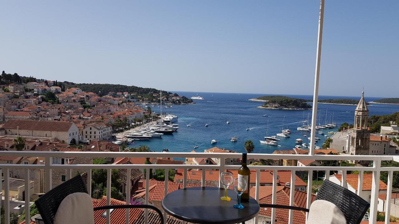 Apartments Bocin Rosso Hvar Town Luaran gambar