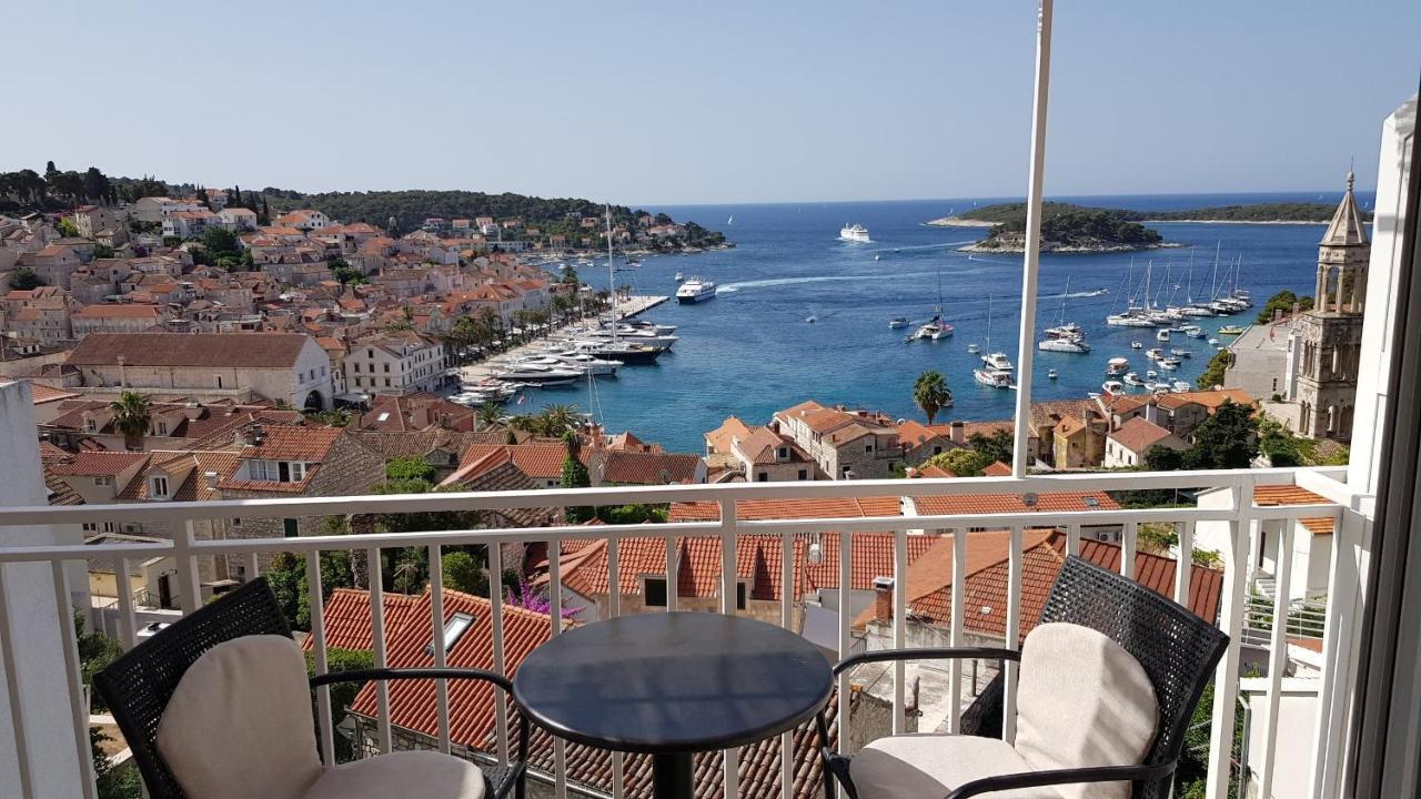 Apartments Bocin Rosso Hvar Town Luaran gambar