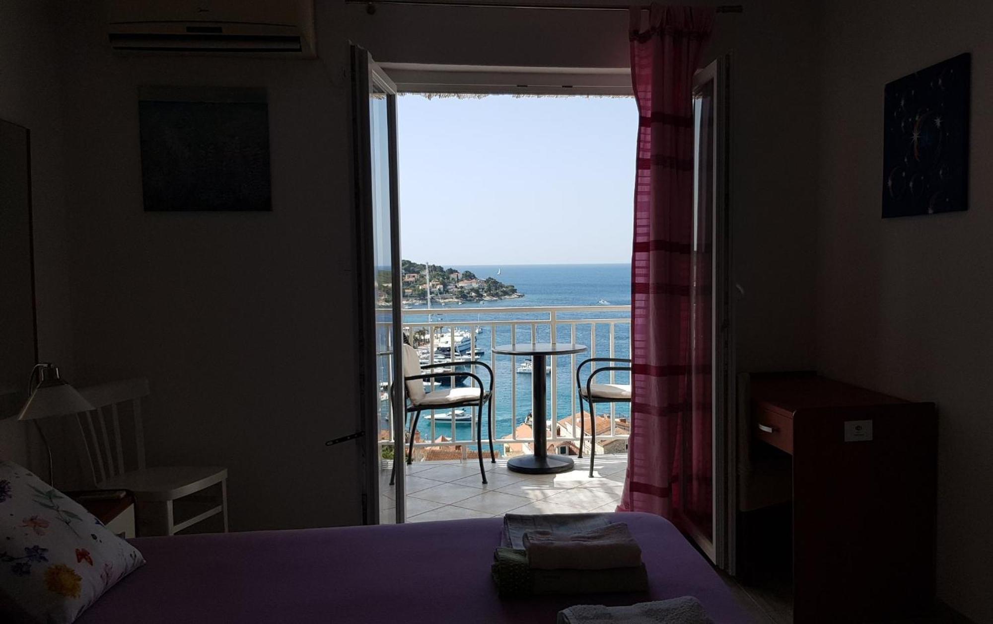 Apartments Bocin Rosso Hvar Town Luaran gambar