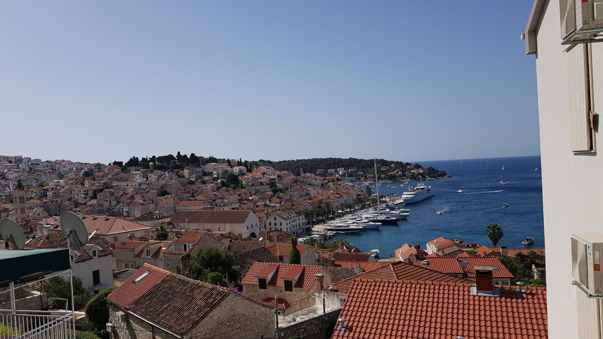 Apartments Bocin Rosso Hvar Town Luaran gambar