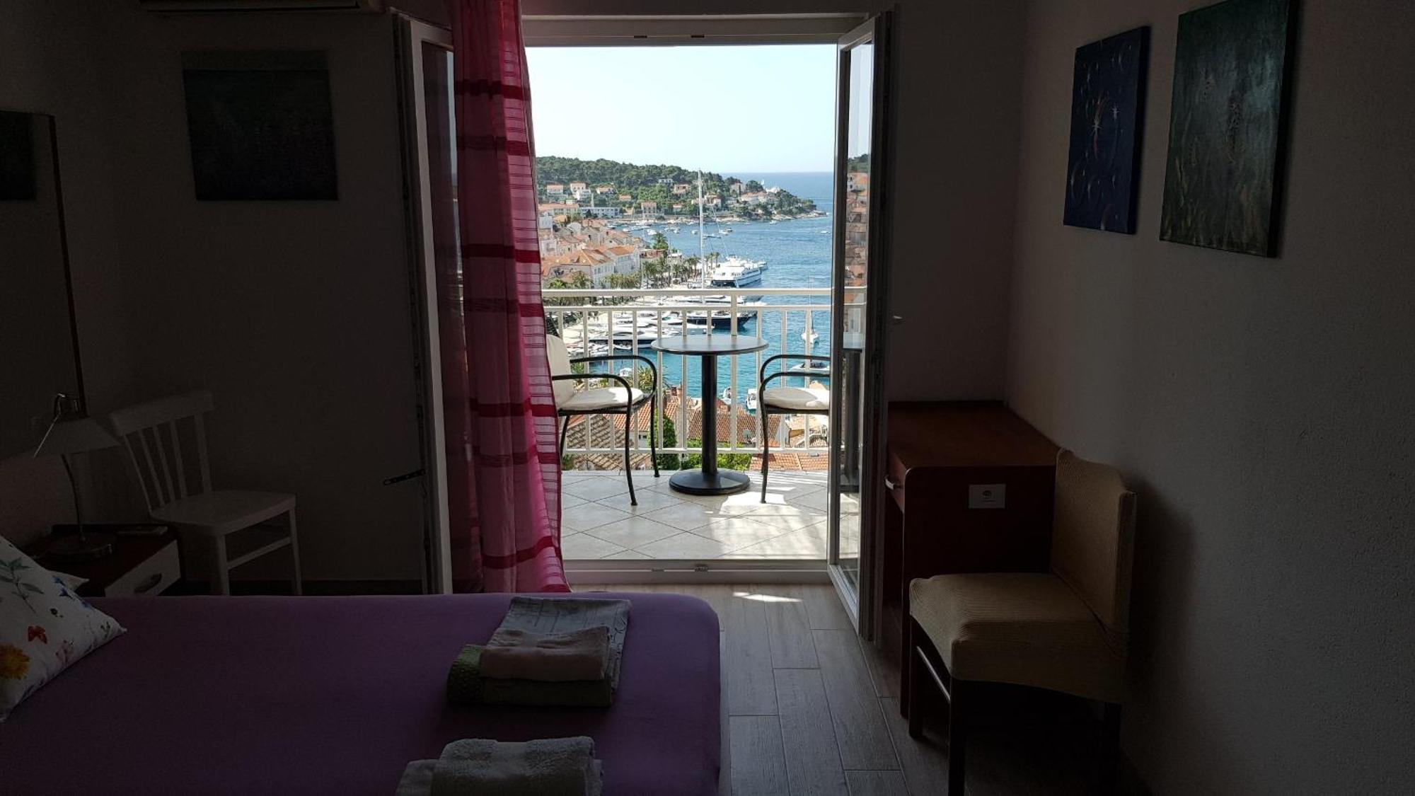 Apartments Bocin Rosso Hvar Town Luaran gambar