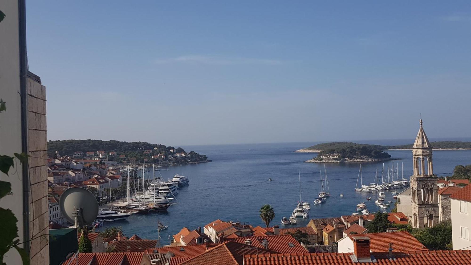 Apartments Bocin Rosso Hvar Town Luaran gambar