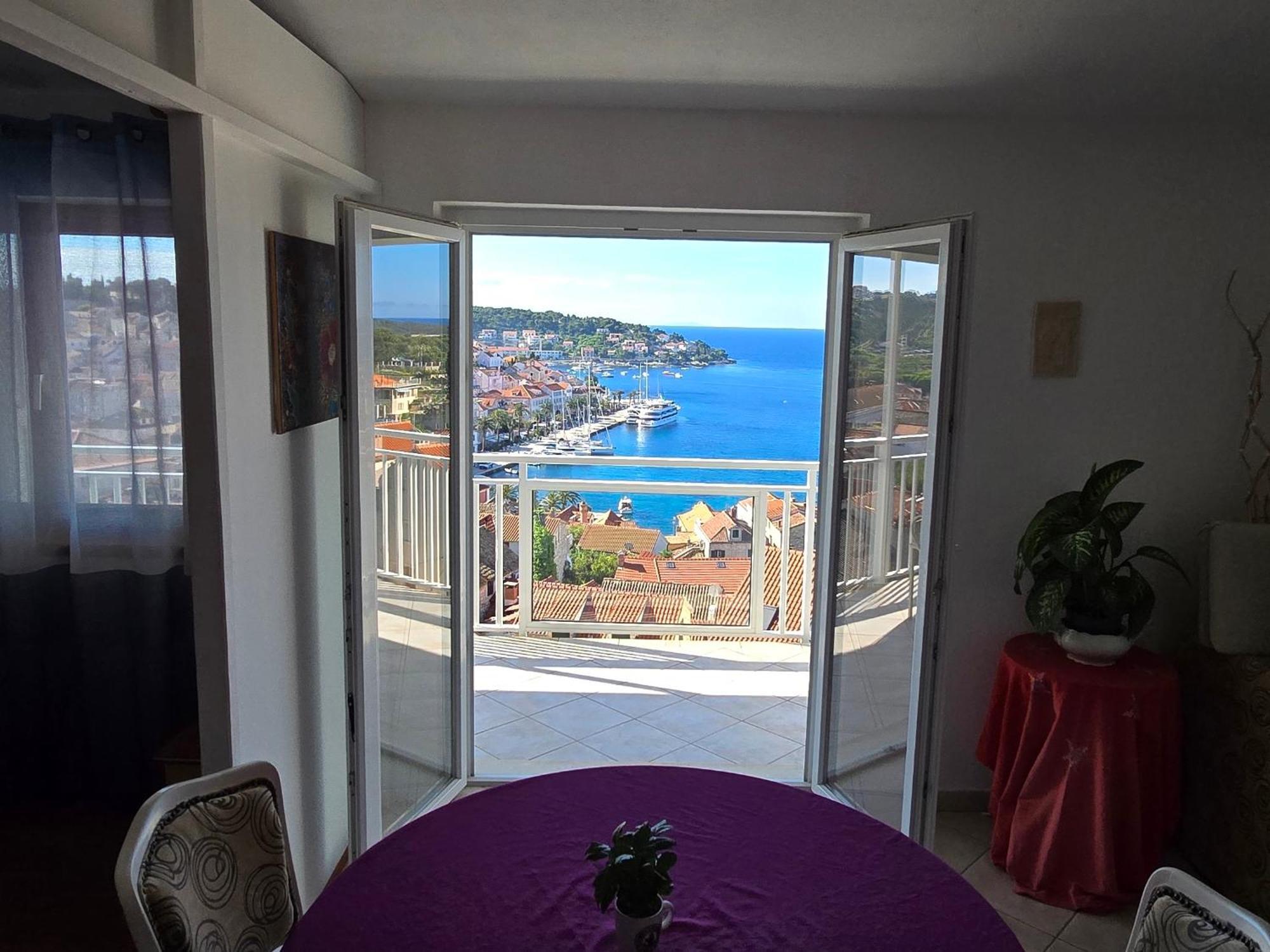 Apartments Bocin Rosso Hvar Town Luaran gambar