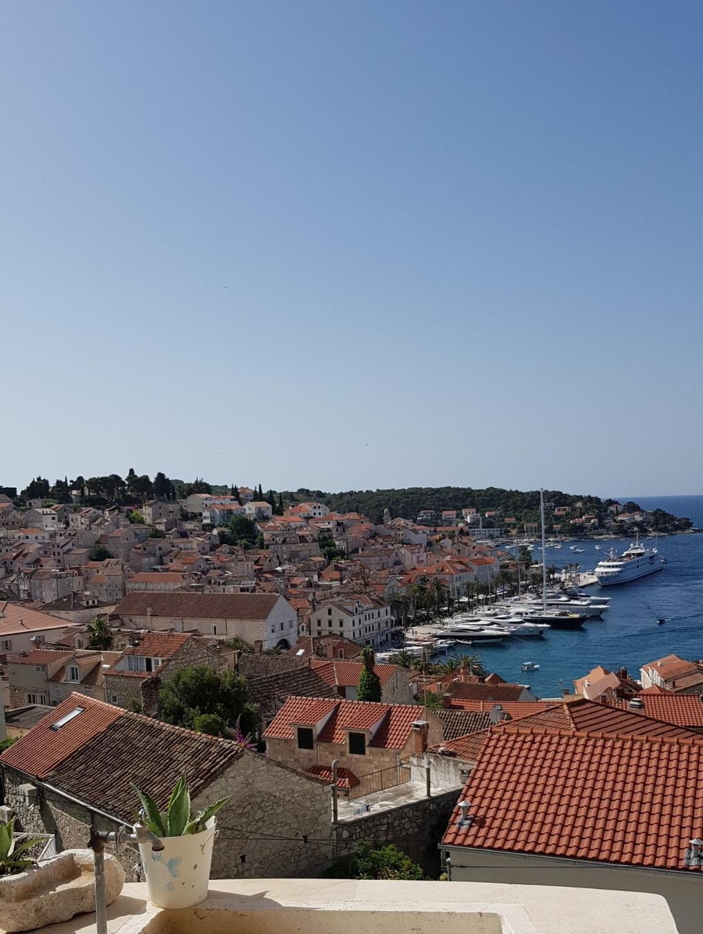 Apartments Bocin Rosso Hvar Town Luaran gambar