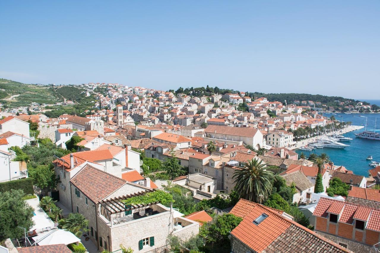 Apartments Bocin Rosso Hvar Town Luaran gambar