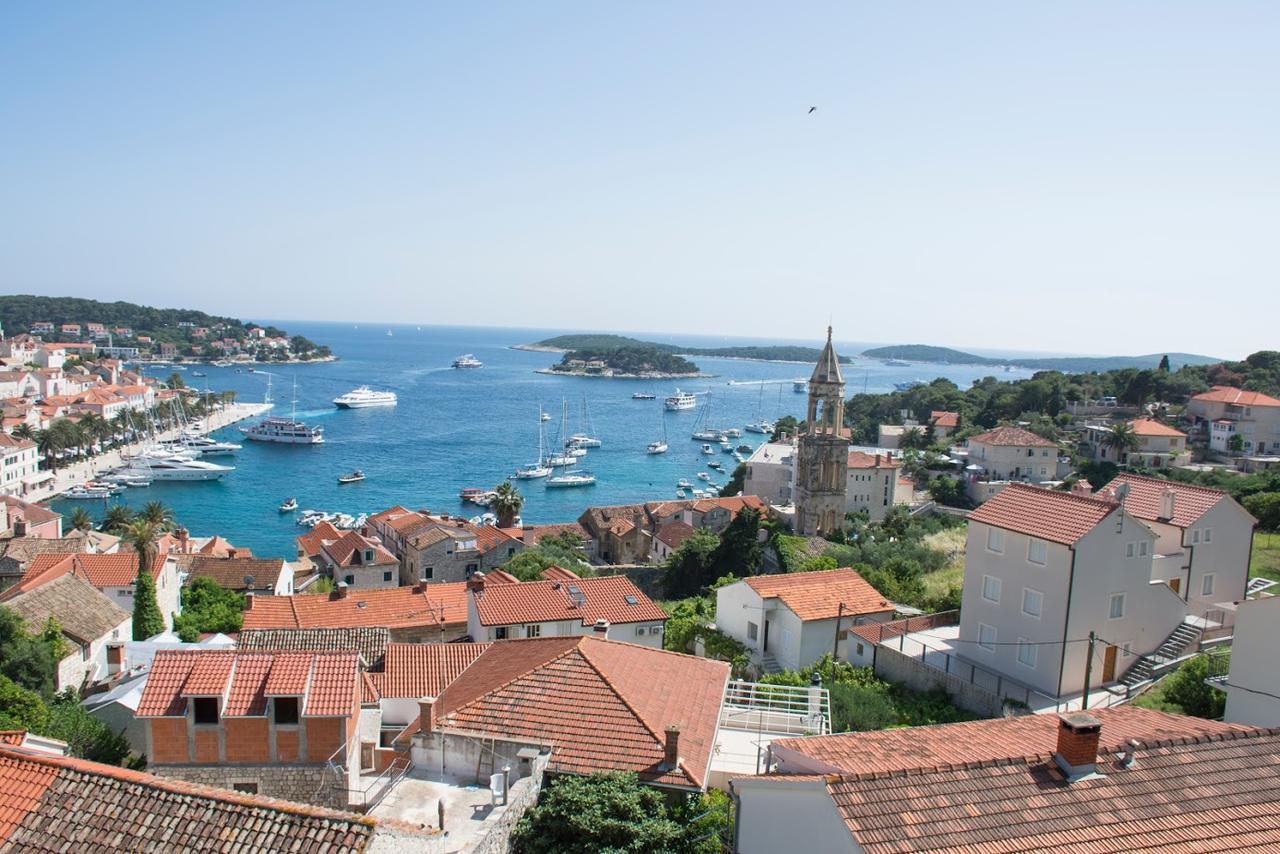 Apartments Bocin Rosso Hvar Town Luaran gambar