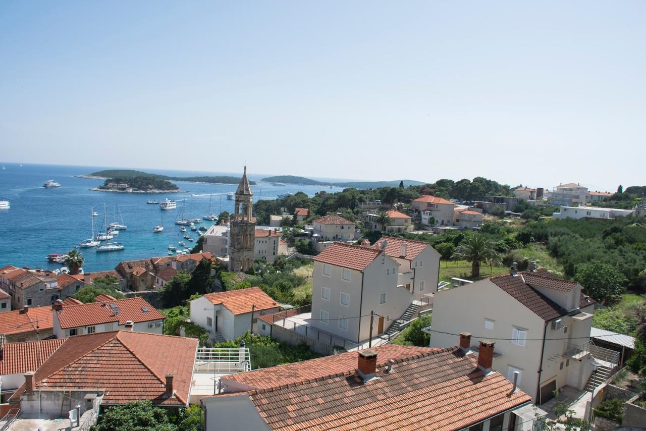 Apartments Bocin Rosso Hvar Town Luaran gambar